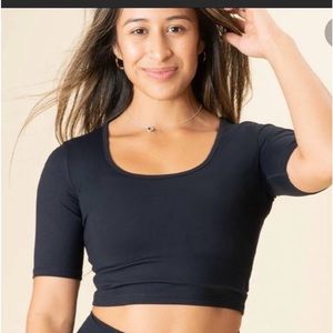 Paragon Scoop Neck Black Form Fitting Short Sleeve Crop Top